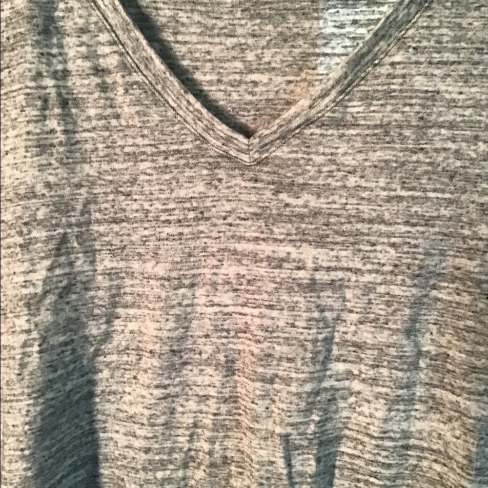 V neck - Picture 2 of 2
